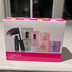 Clinique travel size gift set